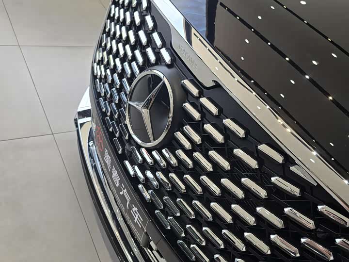 Mercedes-Benz V-Class 2024 2024款 V 300 L 长轴距豪华版