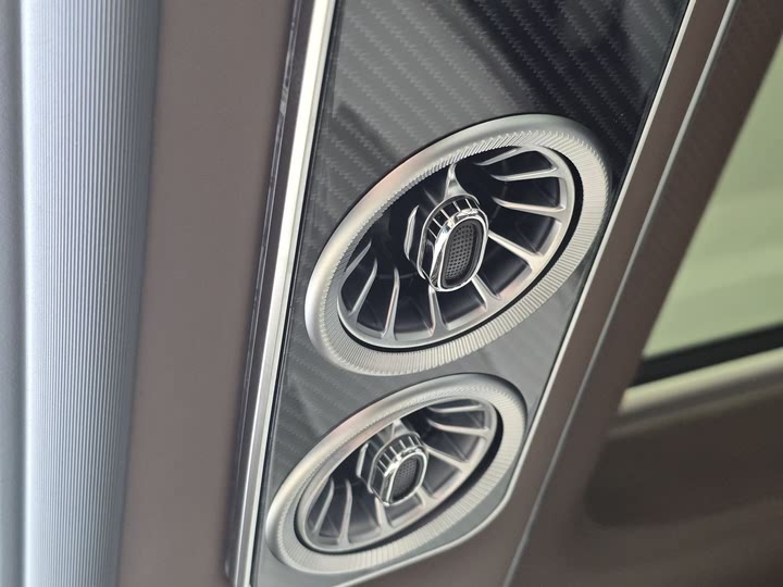 Mercedes-Benz V-Class 2024 2024款 V 300 L 长轴距豪华版