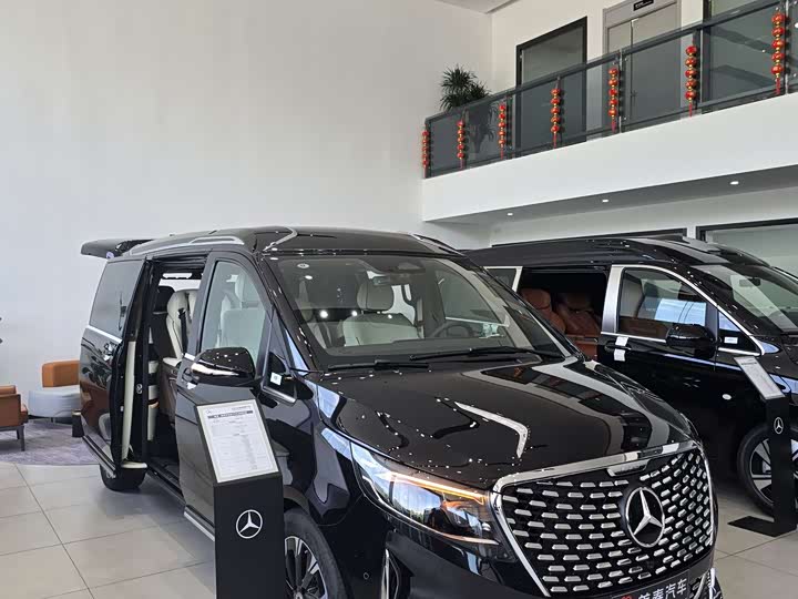 Mercedes-Benz V-Class 2024 2024款 V 300 L 长轴距豪华版
