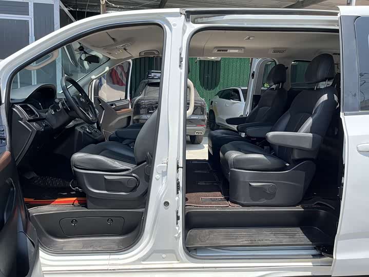 Maxus G10 2022 2022款 2.0T 自动智享版 汽油 7座