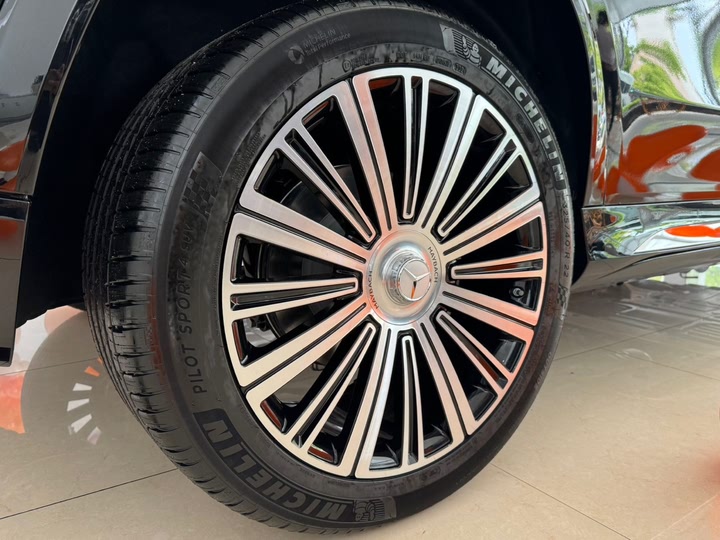 Mercedes-Benz GLS-Class 2025 2025款 GLS 450 4MATIC 动感型