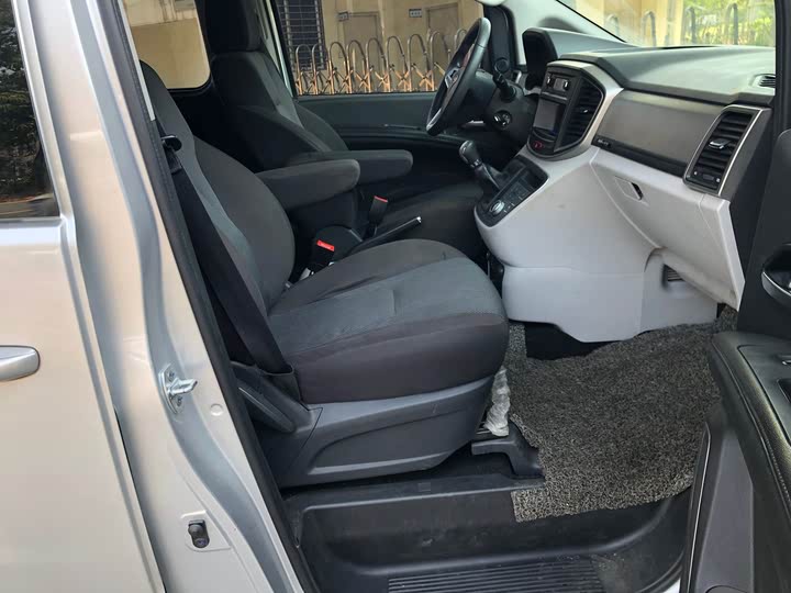 JAC Refine M4 2021 2021款 2.0L 手动舒适版